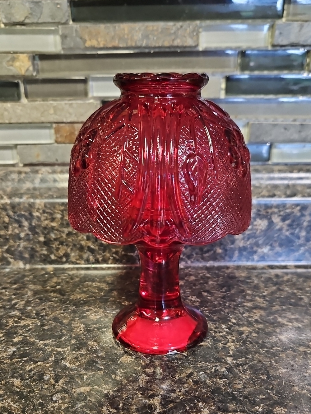 Vintage Indiana Glass cranberry red fairy lamp - Picture 3 of 7